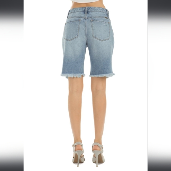KanCan NWT Frayed Hem Bermuda Denim Blue Jean Distressed Shorts Women's Size XS - Picture 4 of 12